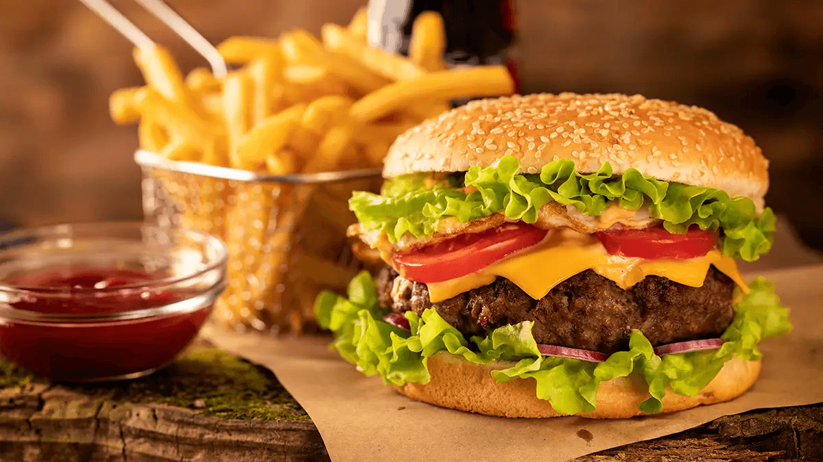 Refika ile Karaca Test Mutfağı | Karaca Inox Tost Makinesi ile Hamburger Nasıl Yapılır?