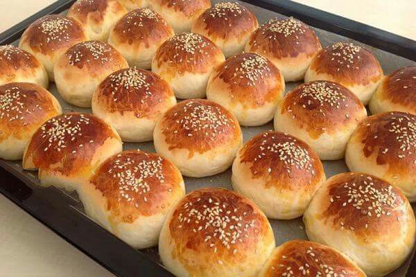 Fırın Tepsisinde Poğaçalar