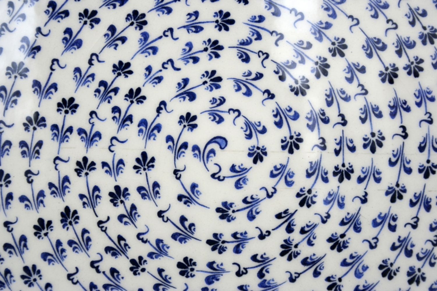 Porselen mi Seramik mi? Yemek Takımı Seçiminde Hangisi Daha İyi?